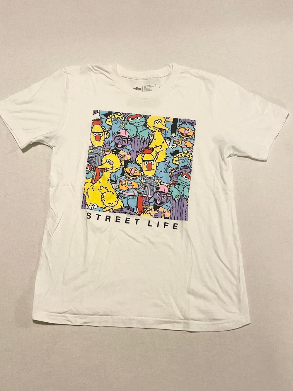 Sesame Street x NEFF Street Life Tee - White Graphic T-Shirt Size M